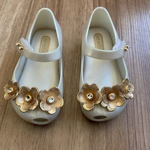 Mini Melissa Mary Janes size 6